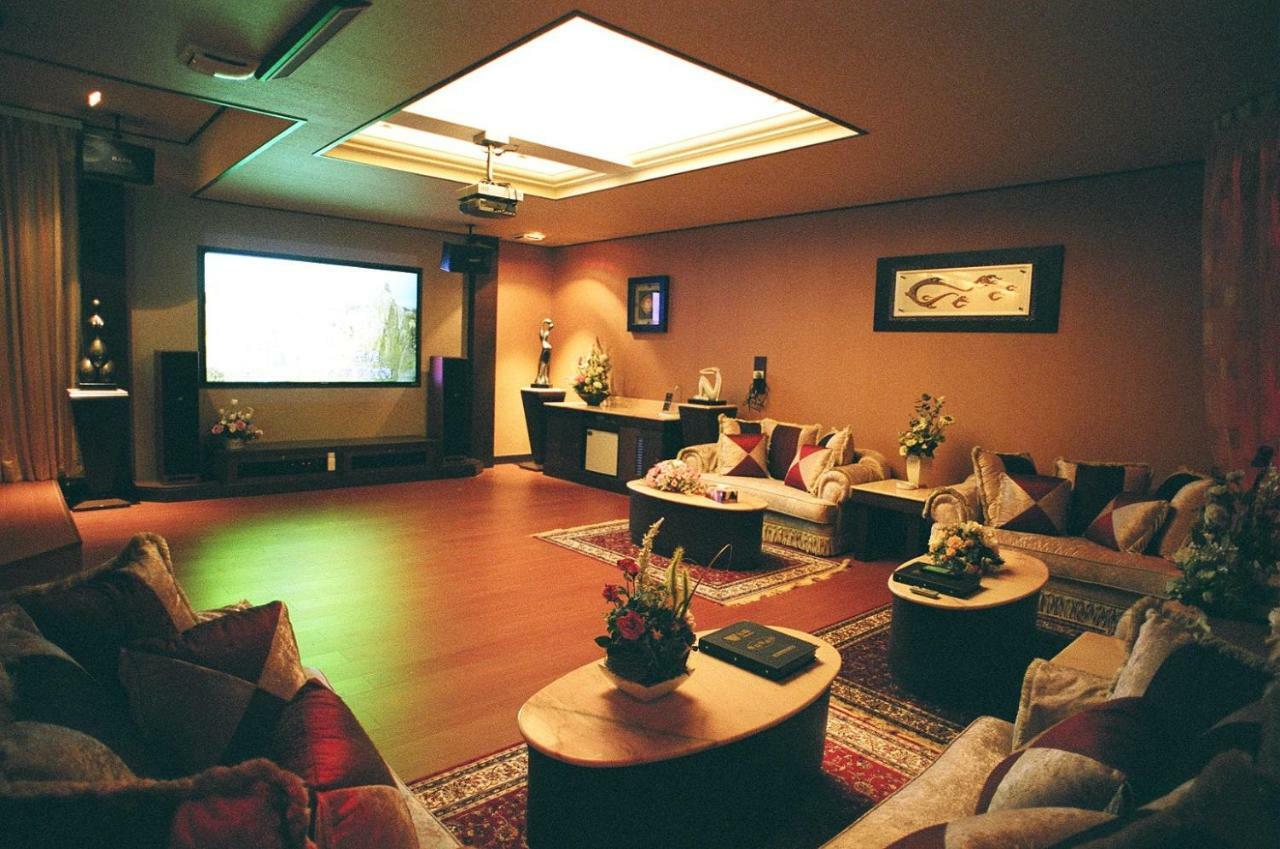 Daniel Spa Motel Pingzhen Екстериор снимка
