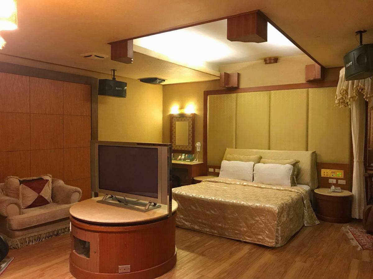 Daniel Spa Motel Pingzhen Екстериор снимка
