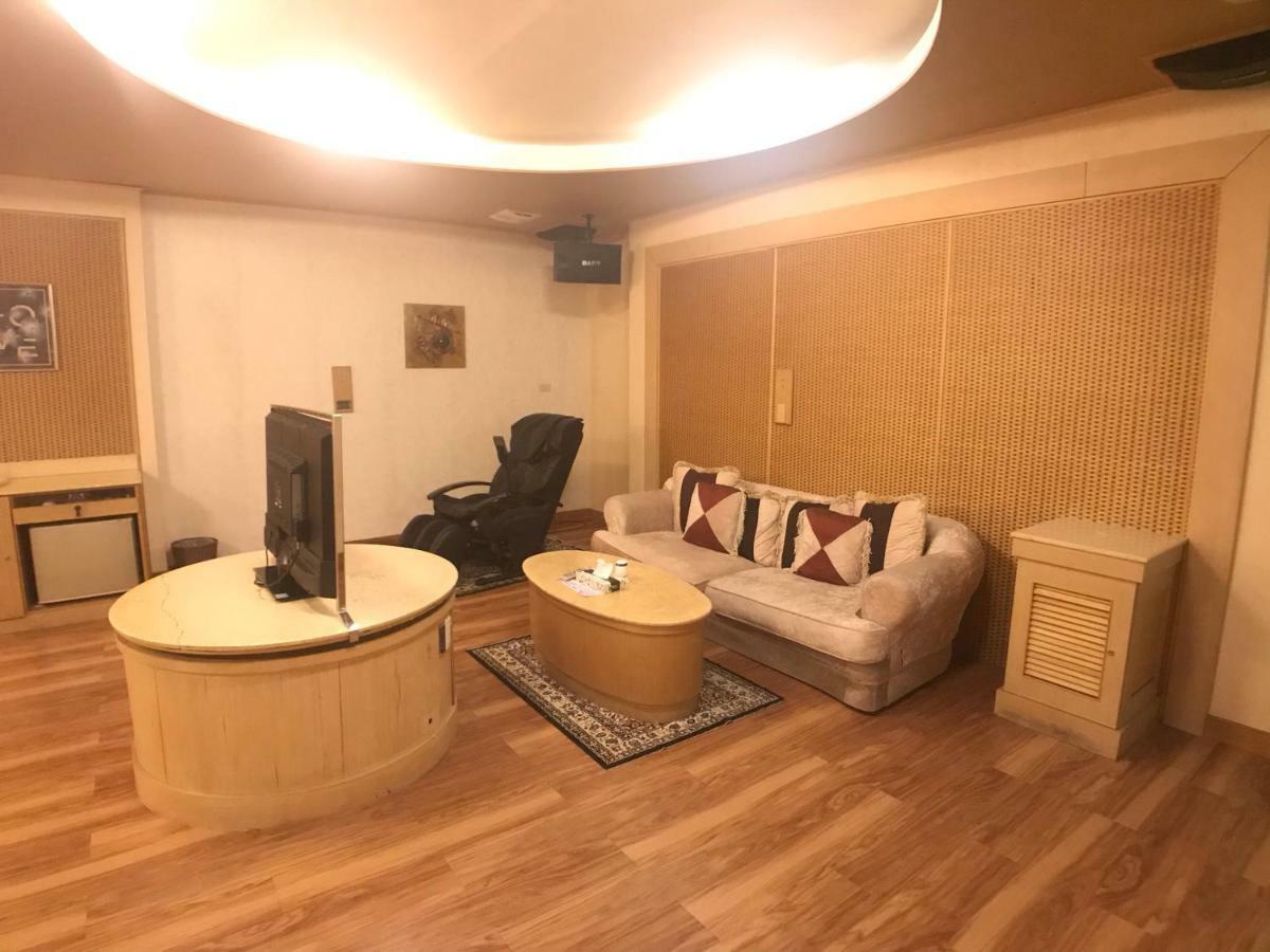 Daniel Spa Motel Pingzhen Екстериор снимка